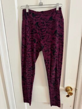Lularoe Plum Musical Instrument Graphic Leggings